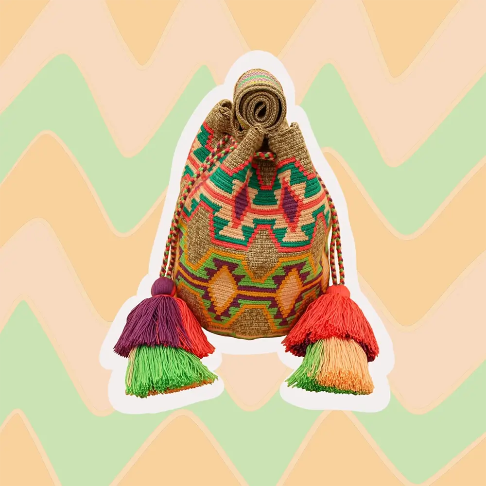 Sac coloré à bandoulière, tissé à la main par des tisserandes de la communauté indigène Wayuu en Colombie. Sac issu de la slow-fashion et d'une mode éthique.