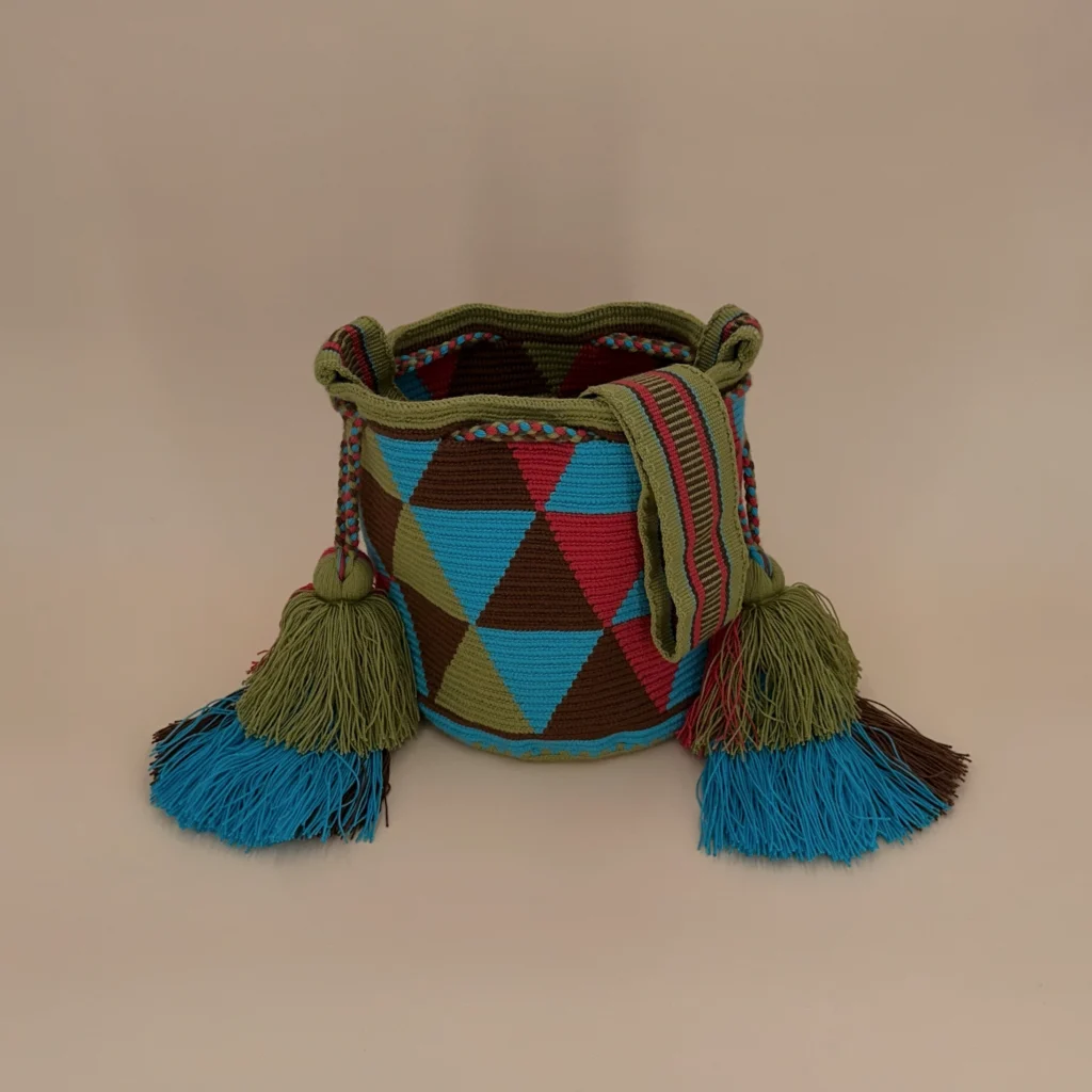 Sac à bandoulière, modèle unique. Confectionné par des tisserandes de la communauté Wayuu en Colombie. Slow Fashion